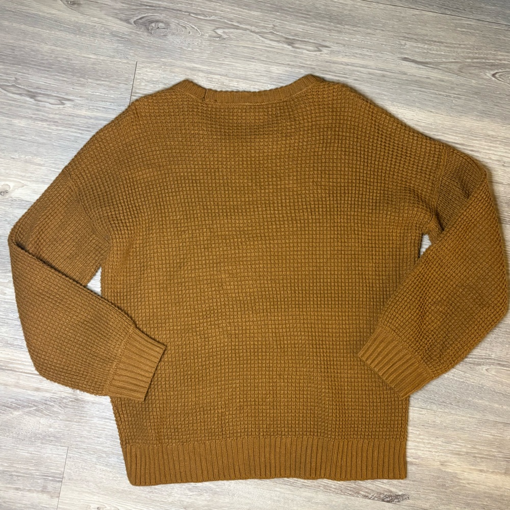 Woman’s Sweater - Picture 2 of 3